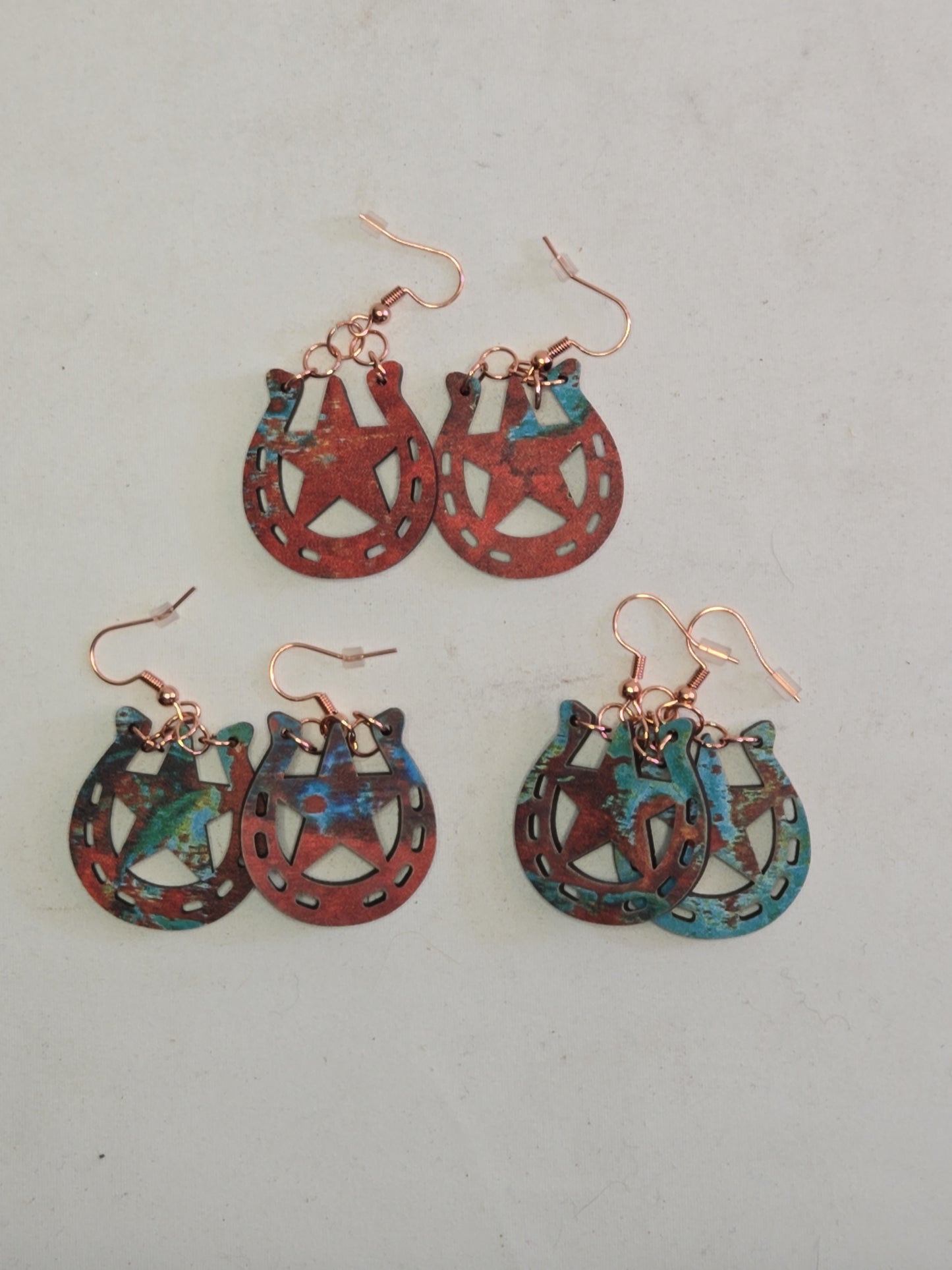 Stars in horseshoes earrings